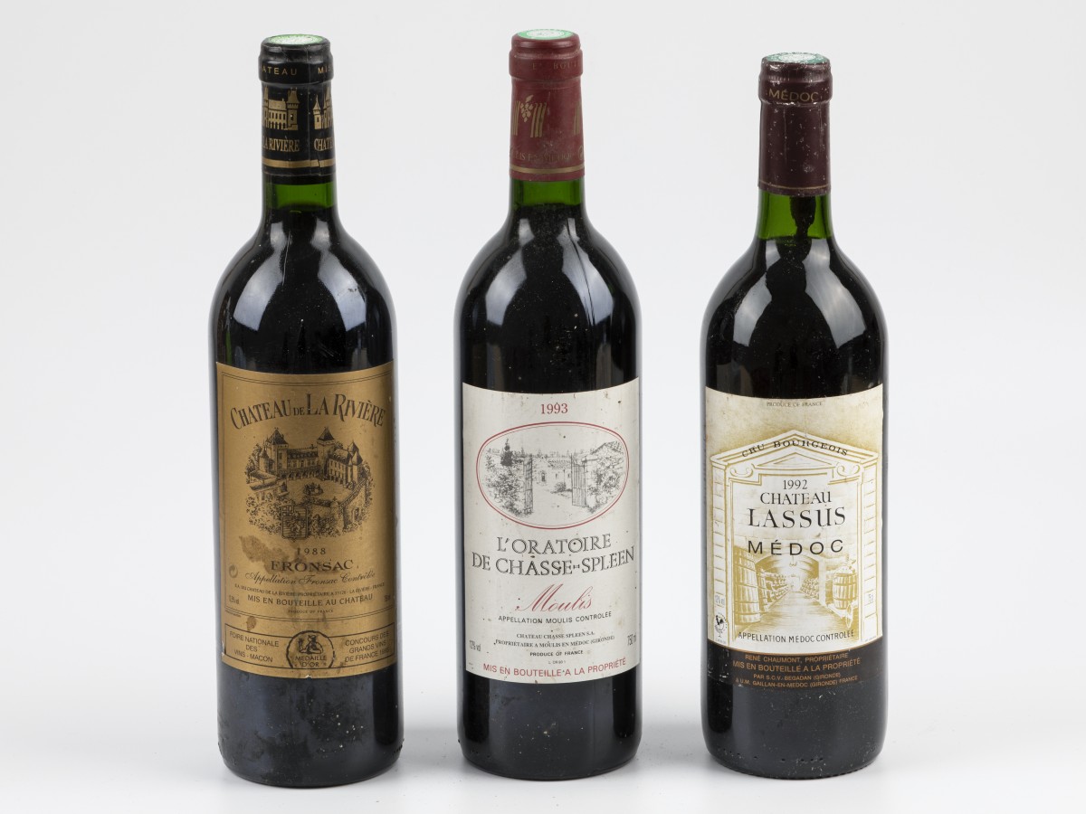 (1) Chateau Lassus - Medoc - 1992. (1) L'oratoire de Chasse-Spleen - Moulis - 1993. (1) Chateau de La Rivière - Fronsac - 1988.