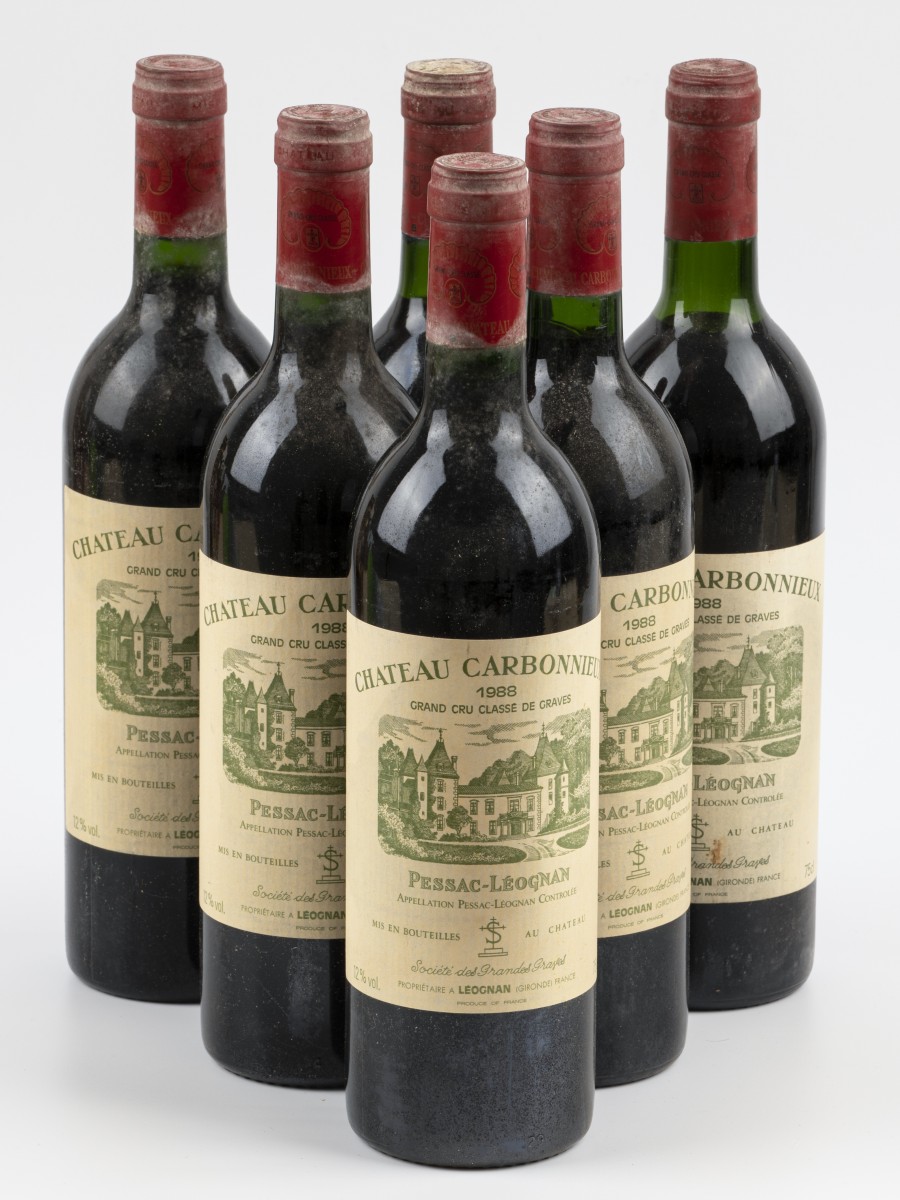 (6) Chateau Carbonnieux - Grand Cru Classé - Pessac-Léognan - 1988.