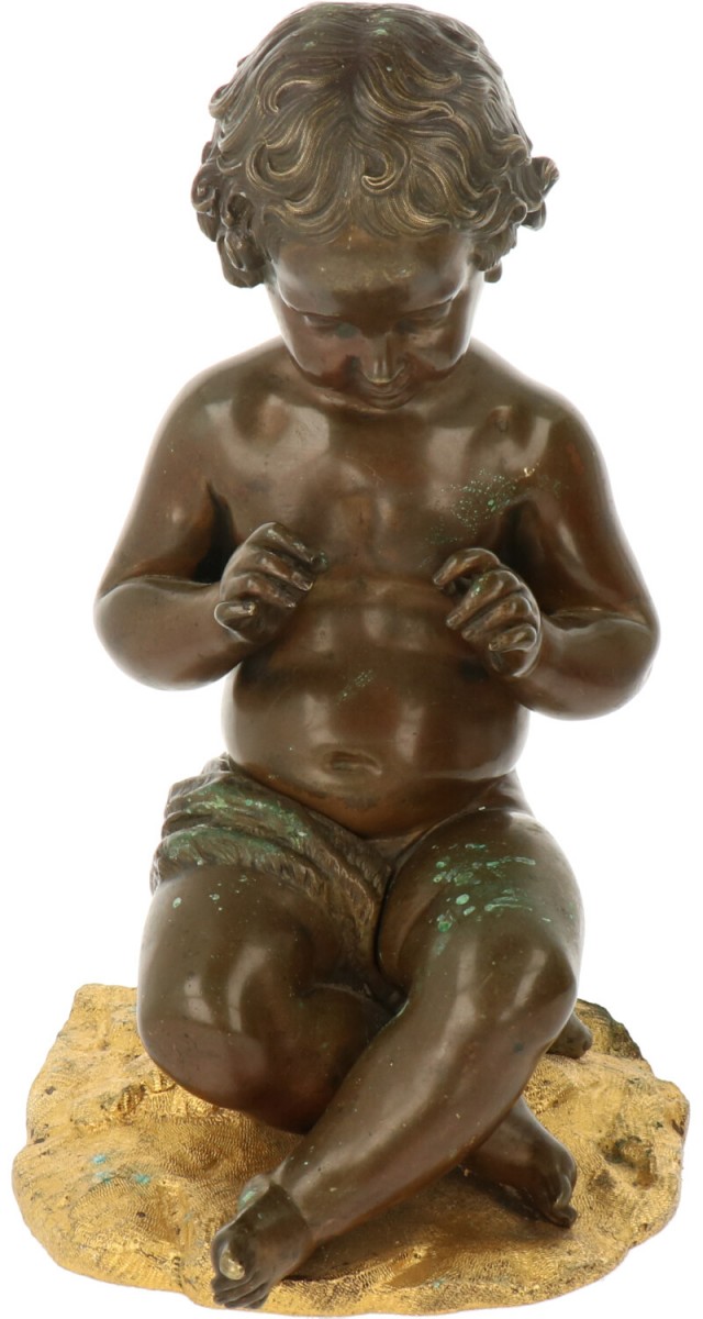 Een bronzen beeldje van een peuter, 2e helft 19e eeuw.