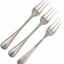 (3) delige set vleeswarenvorkjes zilver.