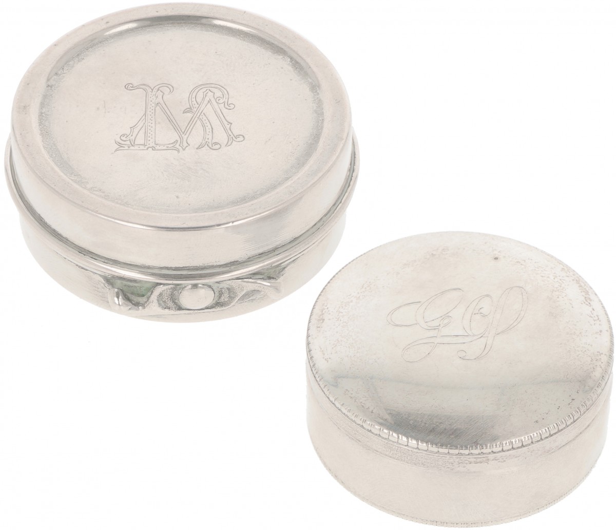 (2) delig lot diverse doosjes zilver.