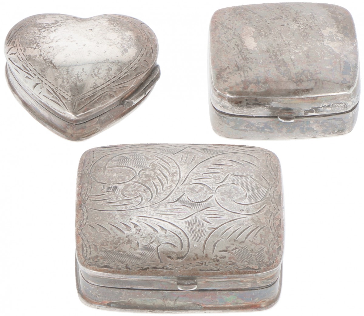 (3) delig lot diverse doosjes zilver.