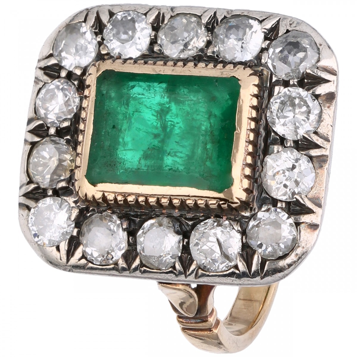 Geelgouden entourage ring, met ca. 1.40 ct. diamant en natuurlijke smaragd - 14 kt. en 800/1000.