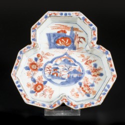 Een porseleinen Pettipan met Imari decor. China, 18e eeuw.