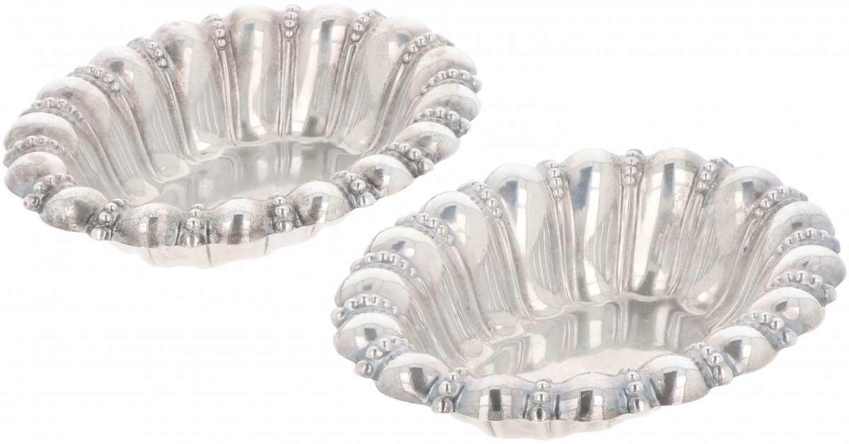 (2) delige set bonbonschaaltjes zilver.