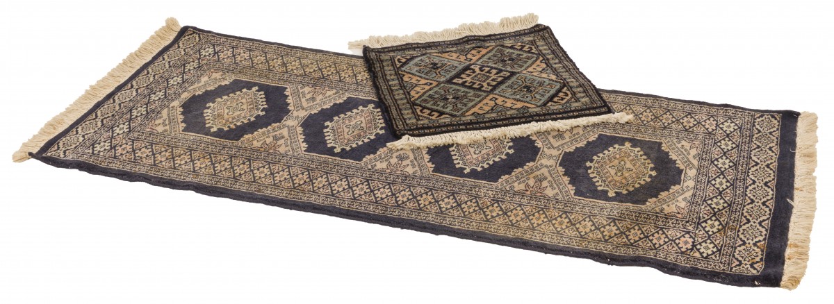 Een vloerkleed met daarbij een klein kleedje, Iran / Perzië, 20e eeuw.