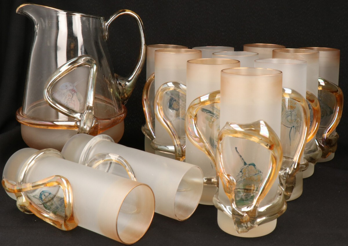 Decanter met 12 glazen "JON ART".
