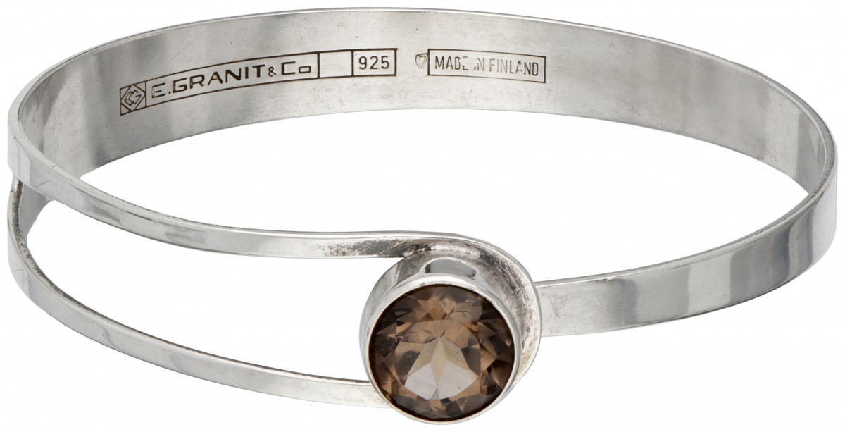 Sterling zilveren E. Granit & Co. bangle armband bezet met ca. 3.30 ct. rookkwarts.