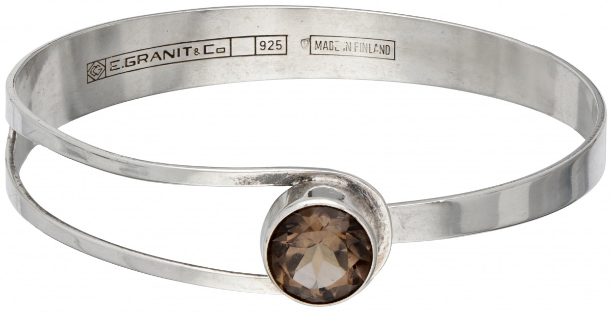 Sterling zilveren E. Granit & Co. bangle armband bezet met ca. 3.30 ct. rookkwarts.