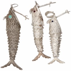 Lot van 6 zilveren flexibele vintage hangers in de voorstelling van een vis.