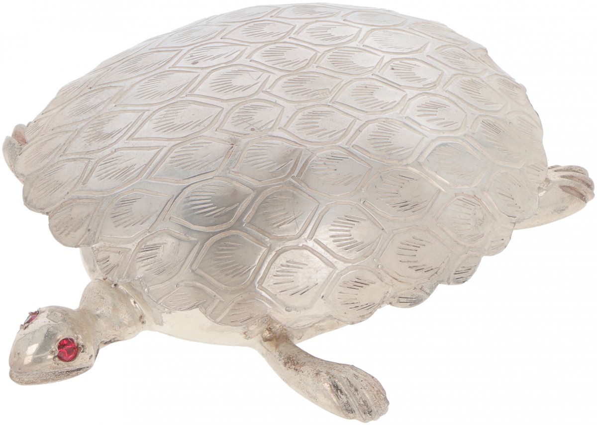 Doosje schildpad zilver.