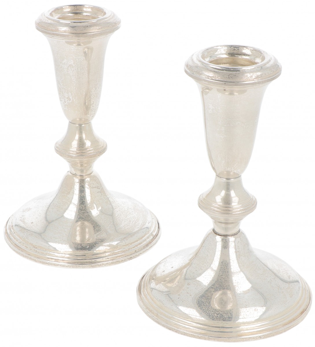 (2) delige set tafelkandelaren zilver.