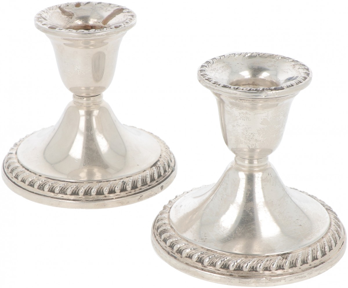 (2) delige set tafelkandelaren zilver.