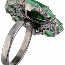 Sterling zilveren ring bezet met smaragd en diamant.