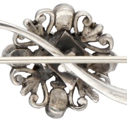 Sterling zilveren vintage broche bezet met saffier, robijn en zaadparel.