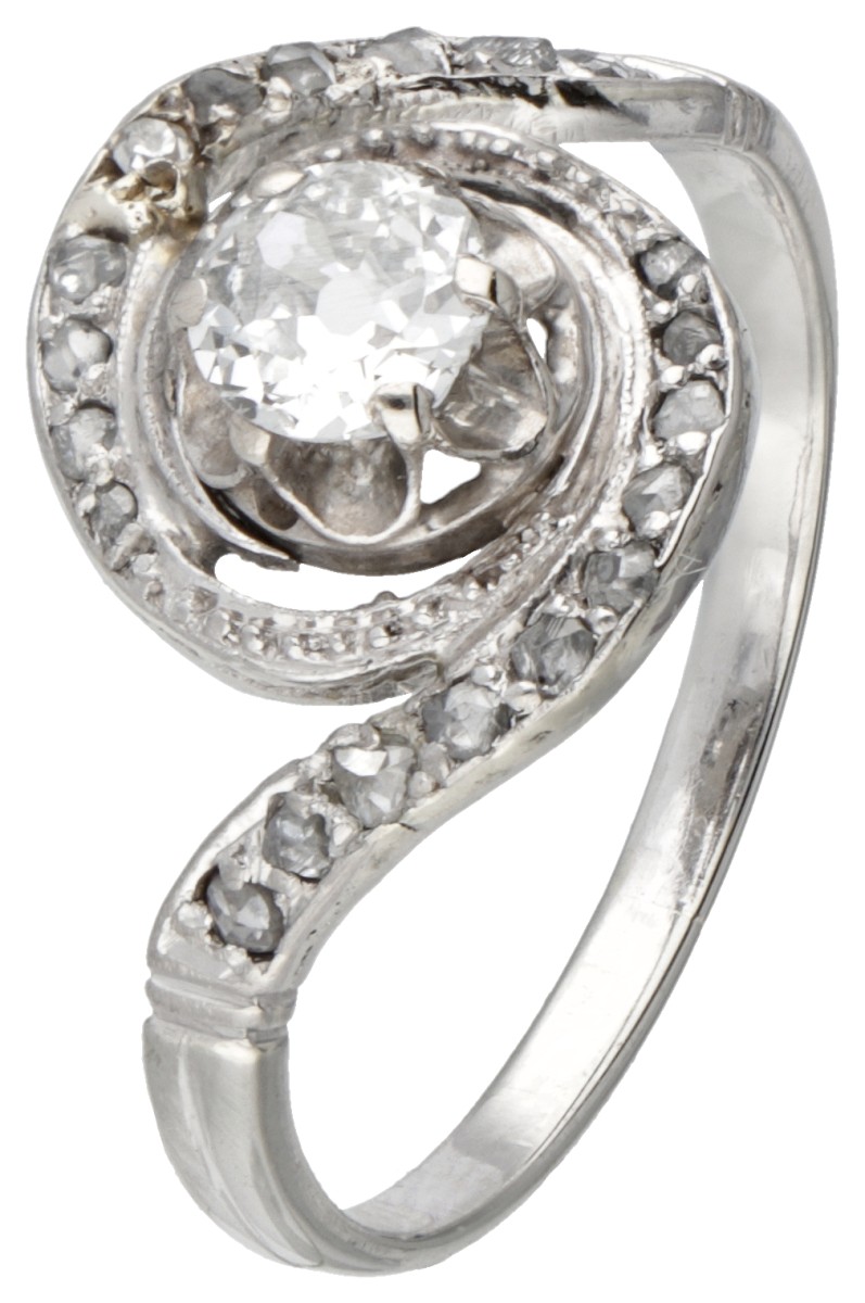 18 kt. Witgouden antieke ring bezet met ca. 0.29 ct. diamant.