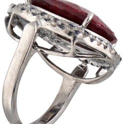 Sterling zilveren ring bezet met robijn, saffier en diamant.