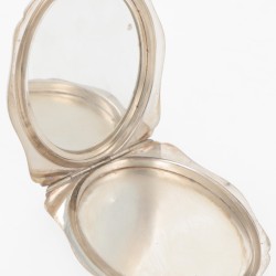 Compact / Poederdoos zilver.