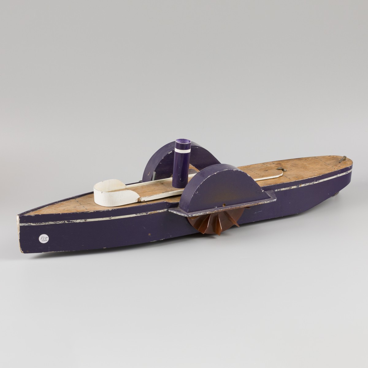 Speelgoed model raderstoomboot.