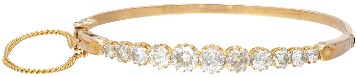 18 kt. Geelgouden antieke bangle armband bezet met ca. 3.22 ct. diamant.