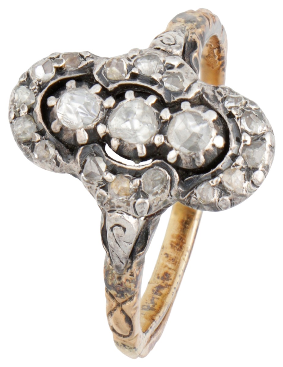 14 kt. Geelgouden vintage prinsessenring bezet met ca. 0.15 ct. diamant in zilver.
