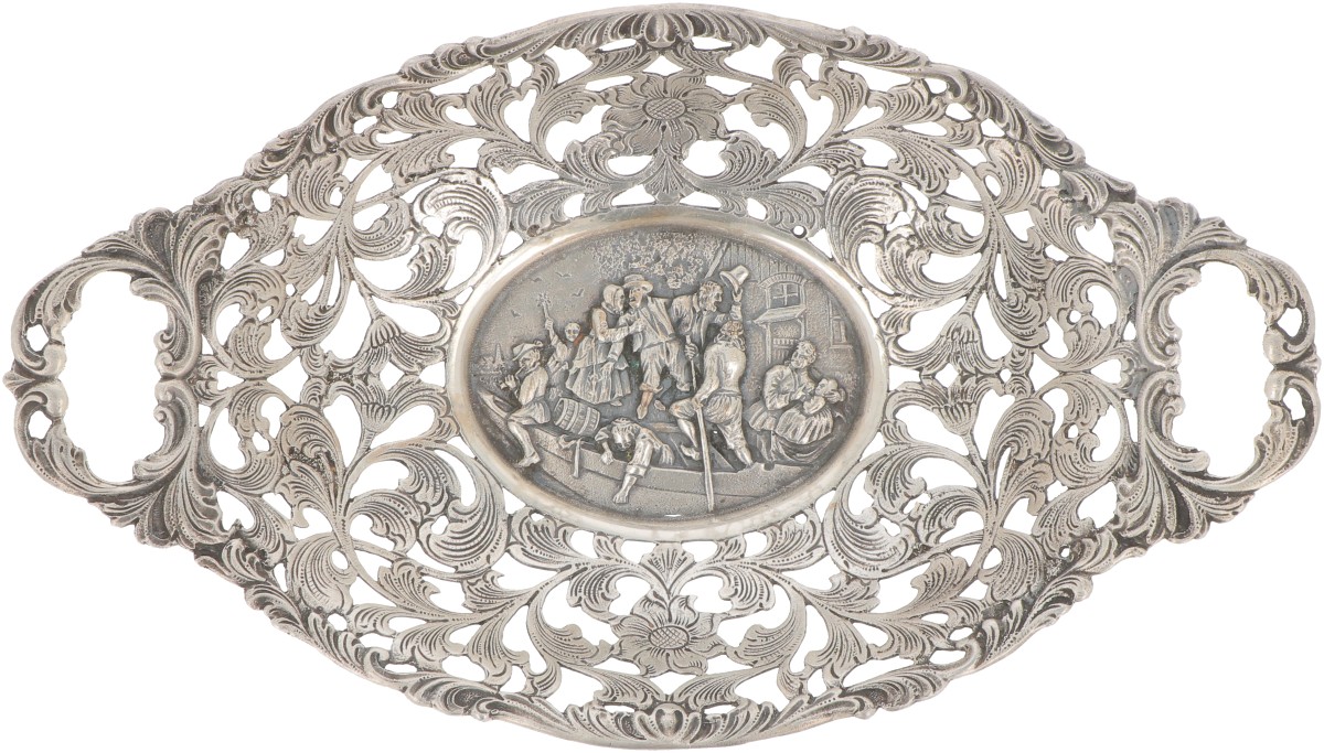Soezenmandje zilver.