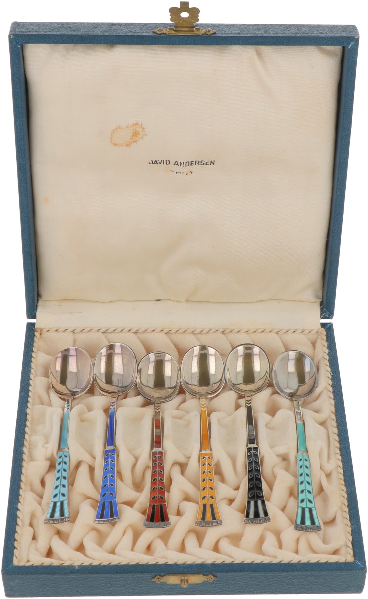 (6) delige set theelepeltjes zilver.
