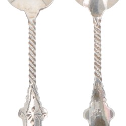 (12) delige set koffielepeltjes zilver.