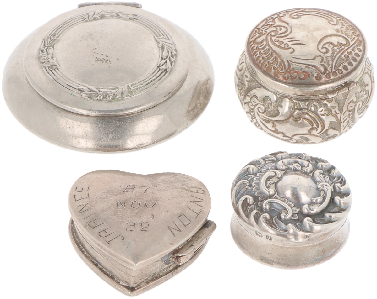 (4) delig lot diverse doosjes Alpacca/zilver.