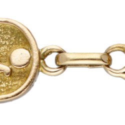 14 kt. Geelgouden Revival armband met hiëroglyfen en scarabeeën.