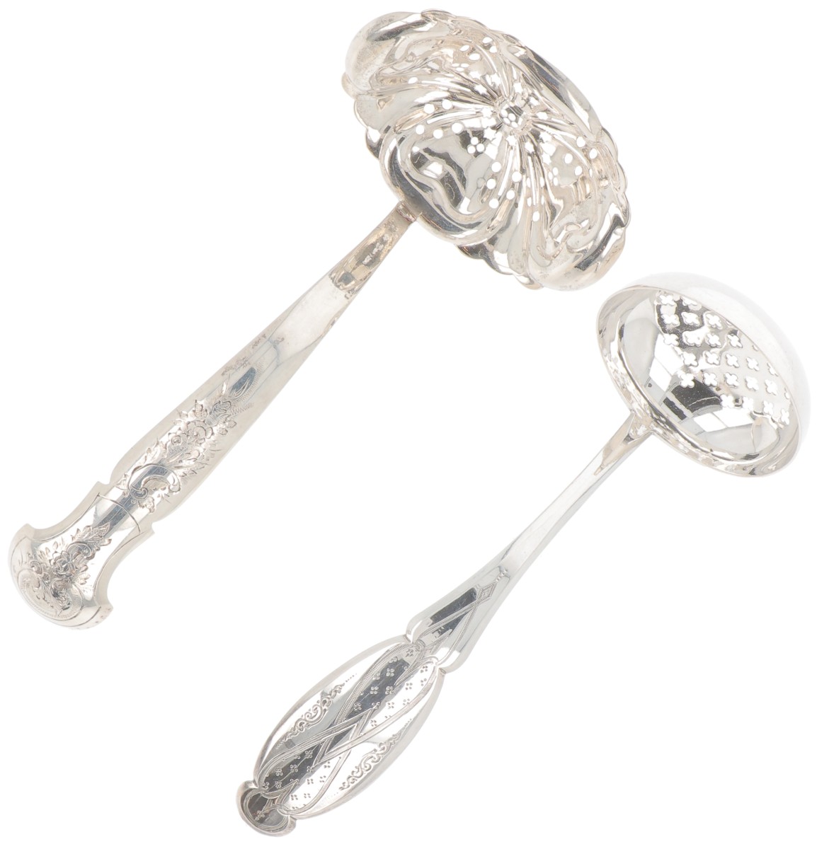 (2) delig lot strooilepels zilver.