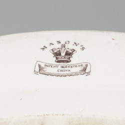 Een aardewerk dienschaal met chinoiserie decor, Mason's Uk, 19e eeuw.