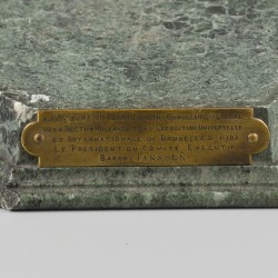 Een goud geverfd bronzen beeld voorstellende aartsengel Michael, Frankrijk, eind 19e eeuw.