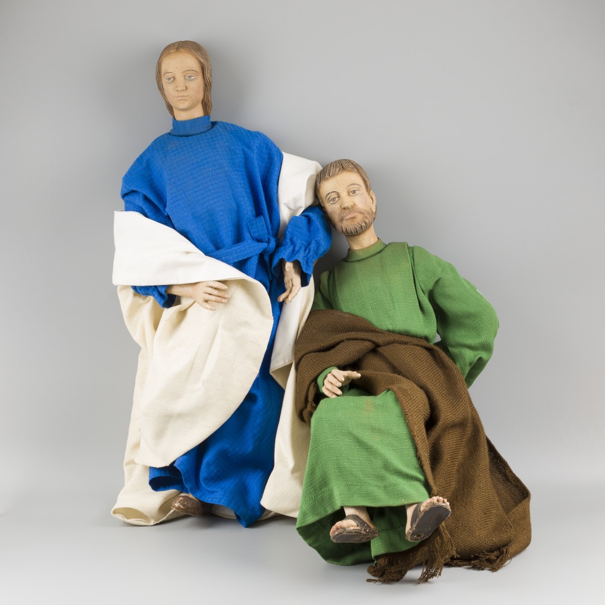 Een set van (2) diverse Santons / kerststal figuren, Joseph en Maria, Napels(?), Italië, ca. 1900.