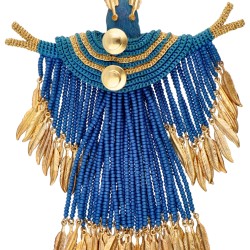 'Peace Parrot' broche door kunstenaar Felieke van der Leest, 2011.