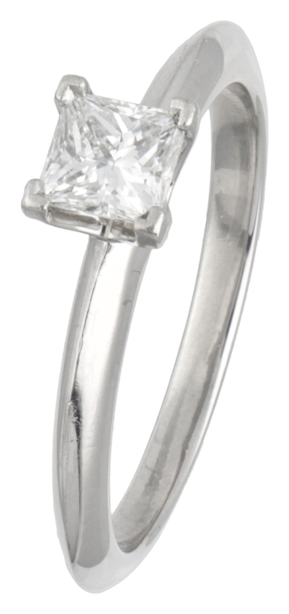 Tiffany & Co. Pt 950 platina solitair ring bezet met ca. 0.52 ct. diamant.