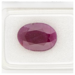 GRA-gecertificeerde natuurlijke robijn 7.56 ct.