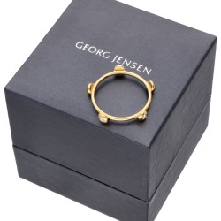 18 kt. Geelgouden no.1515 ring met diamant door designer Regitze Overgaard voor Georg Jensen.