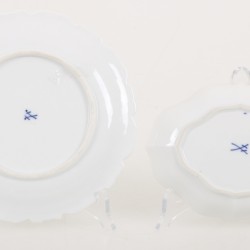 Een lot van twee porseleinen schaaltjes waaronder met kakiemon decor. Meissen, 1e helft 20e eeuw.