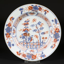 Een set van (5) porseleinen Imari borden. China, 18e eeuw.