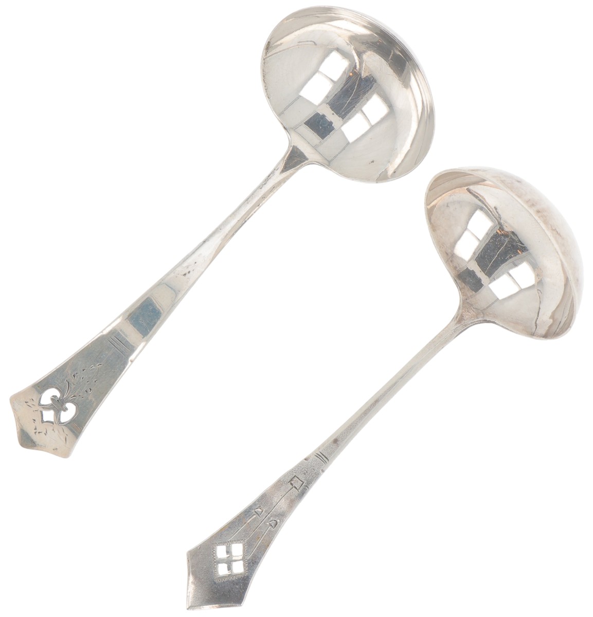 (2) delig lot roomlepels zilver.