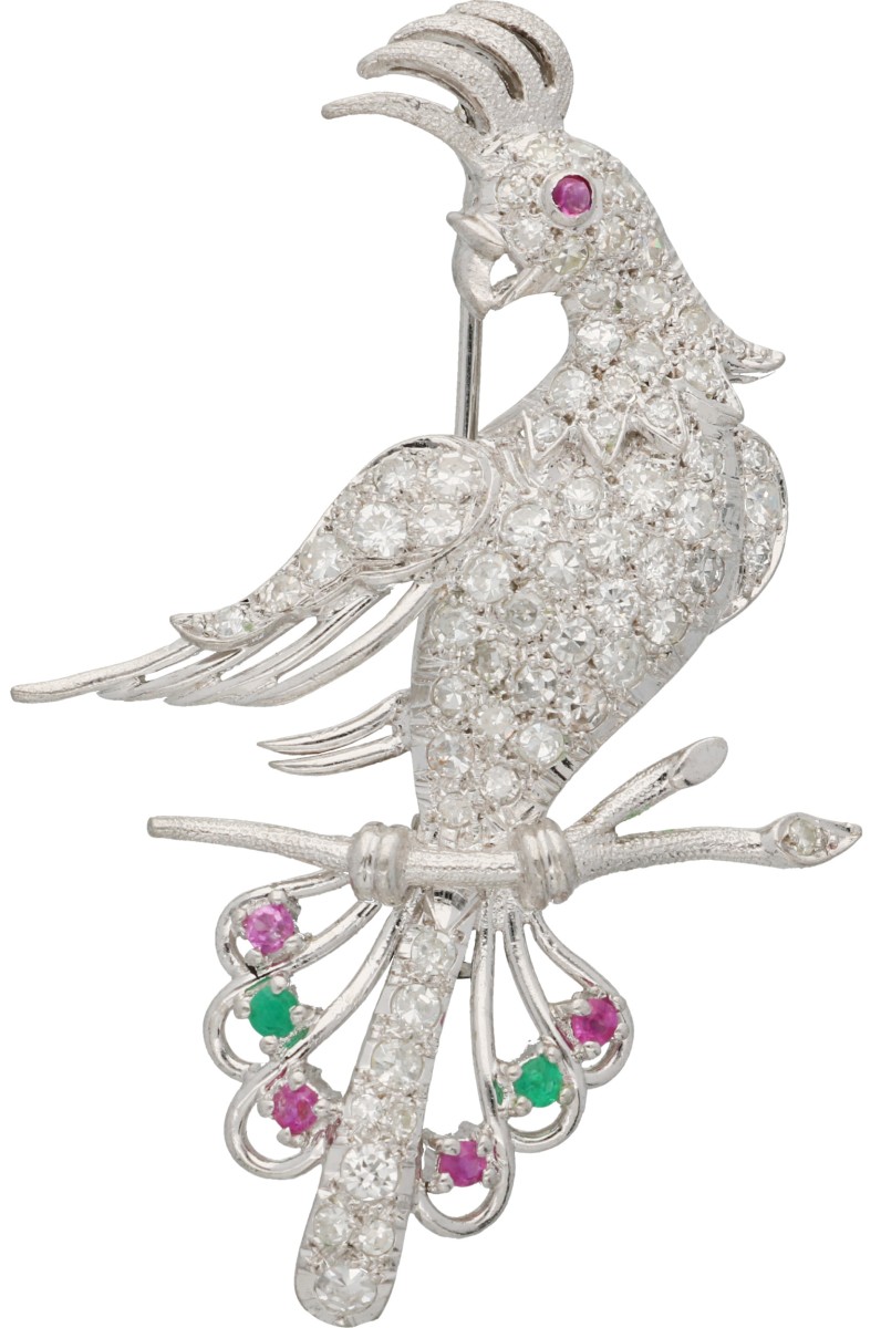 Platina papegaai broche bezet met ca. 1.23 ct. diamant, robijn en smaragd.