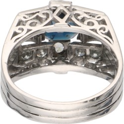 14 kt. Witgouden antieke ring bezet met ca. 0.60 ct. diamant en saffier.