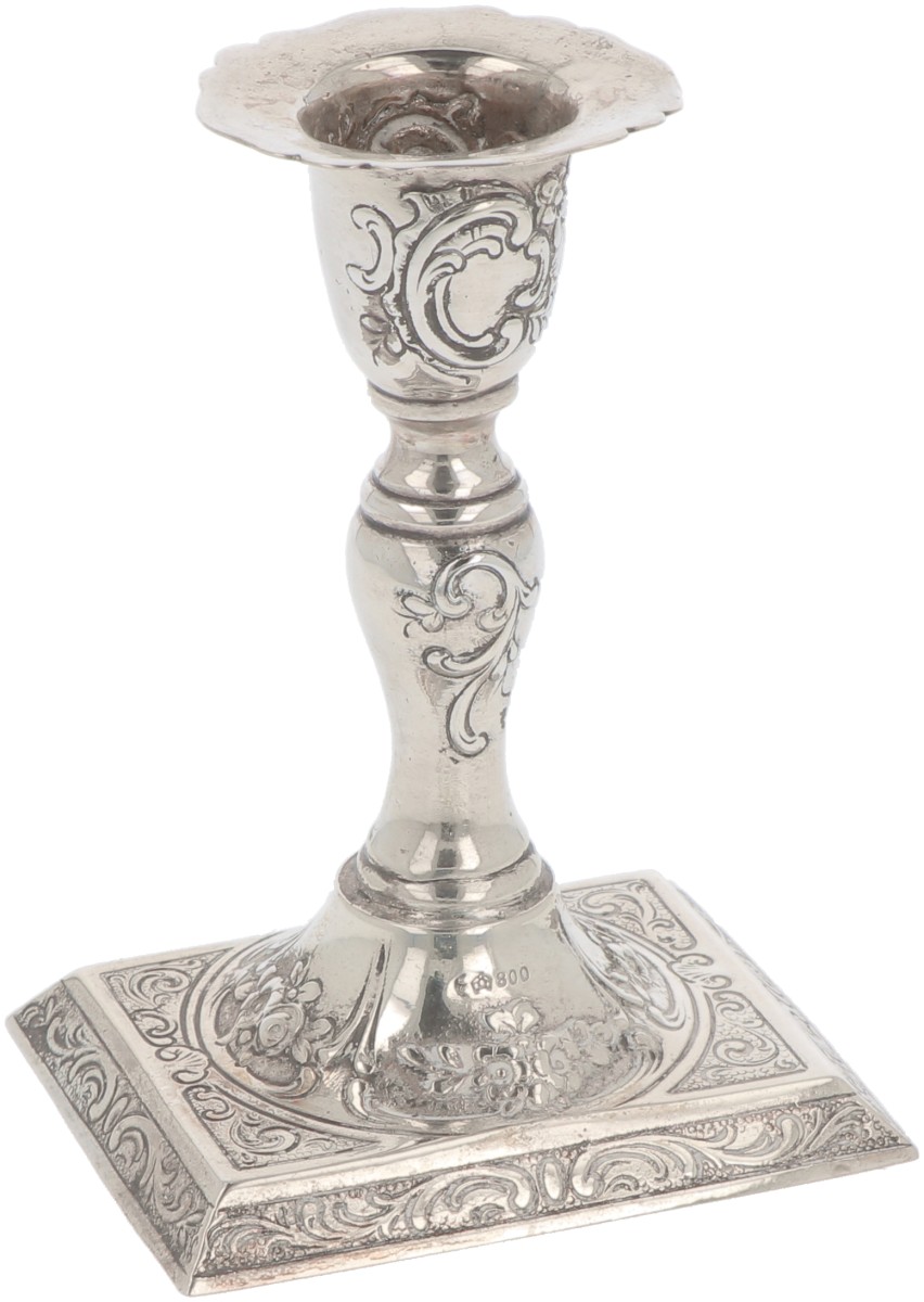 Kandelaar zilver.