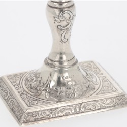 Kandelaar zilver.