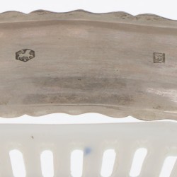 Bonbonschaaltje met hengsel zilver.