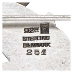 Sterling zilveren no.251 'Dolphins' broche door Arno Malinowski voor Georg Jensen.