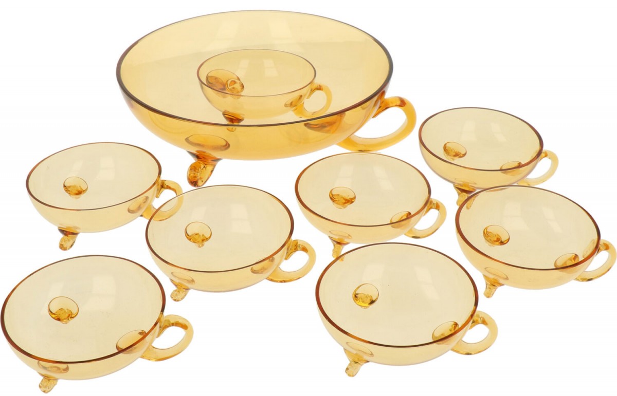 Een kristallen bowlset. Moser. Tsjechoslowakije, circa 1950.