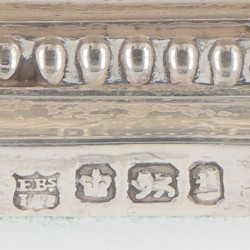 (2) delige set tafelkandelaren zilver.