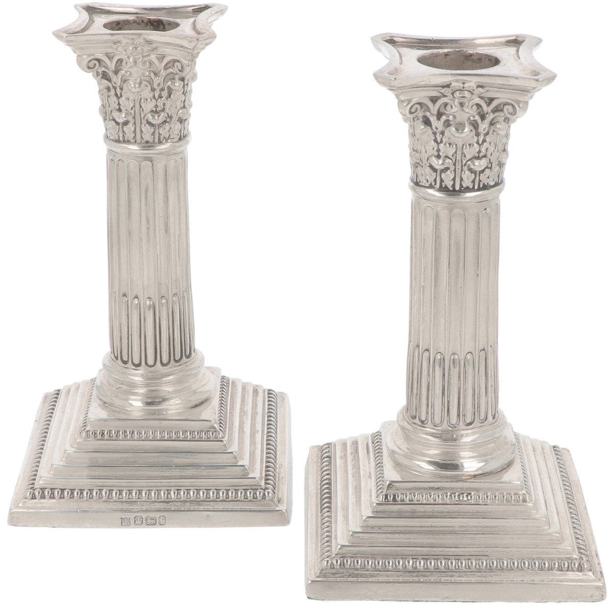 (2) delige set tafelkandelaren zilver.